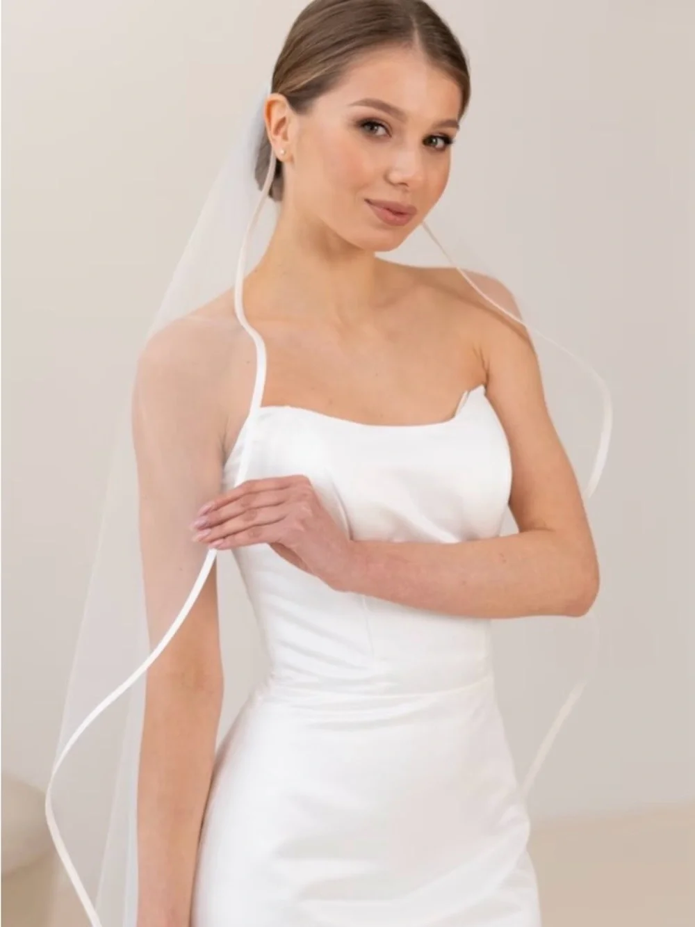 Simple White Bridal Veil with Satin Trim